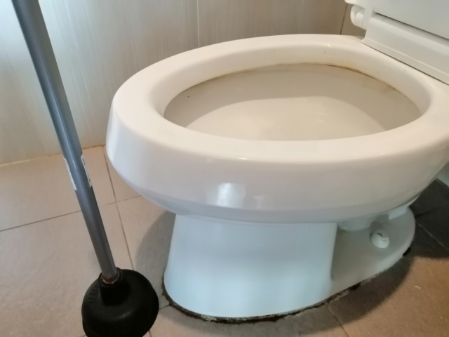 トイレつまりの原因は？症状別の直し方と予防のコツ